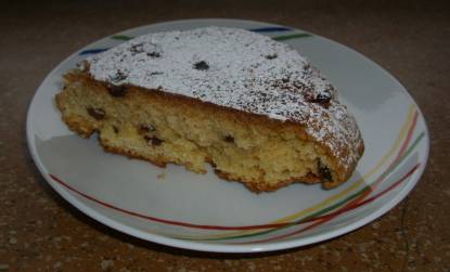 Weihnachts-Stollen angeschnitten